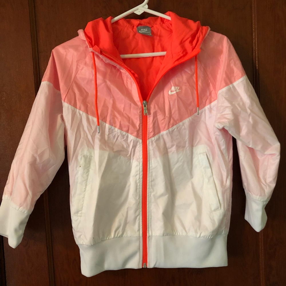 Women’s Nike wind runner jacket